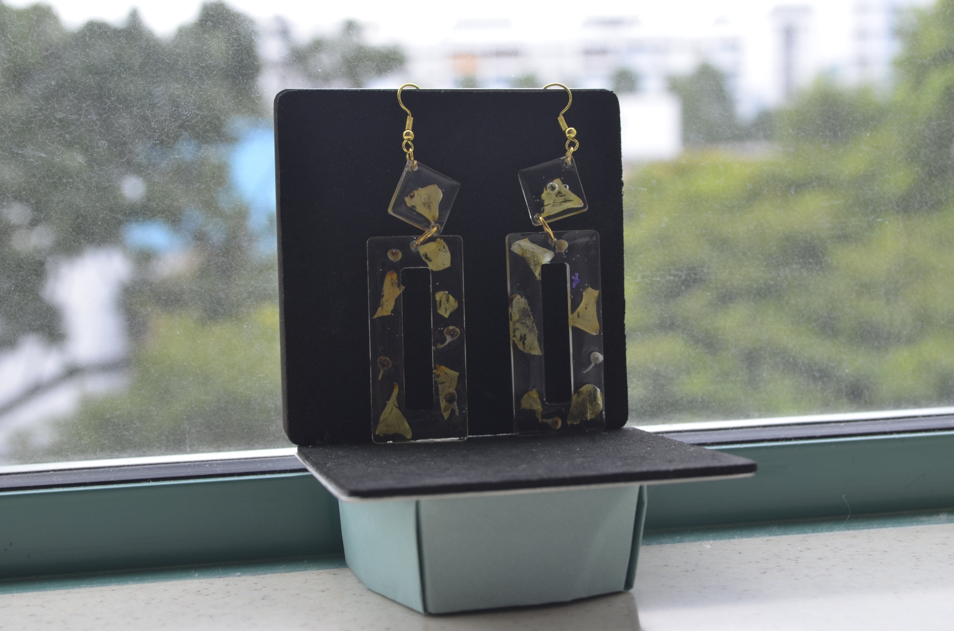 Yellow Flower Clear Bar Frame Earrings